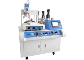 點膠機代替人工的優(yōu)越性